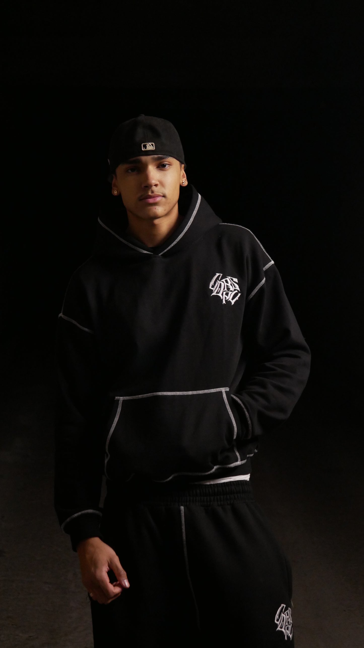 Hoodie Noir Oversize 500GSM — Corpus